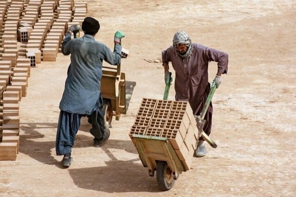 نقش نیروی کار مهاجر در اقتصاد ایران