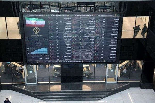 پایان سبزپوشی / بازار داغ مرداد با سردی آغاز شد
