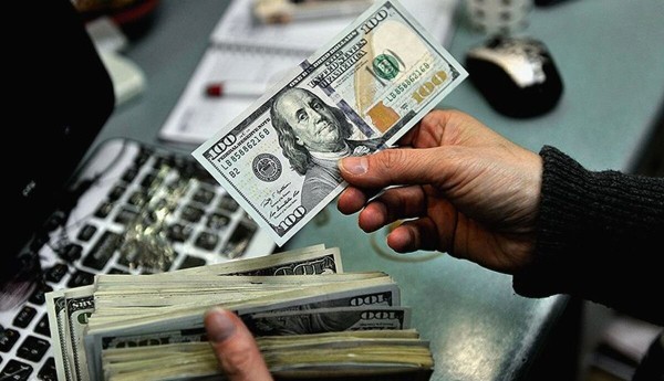تردید در آینده ریاست پاول، دلار را زیر فشار برد