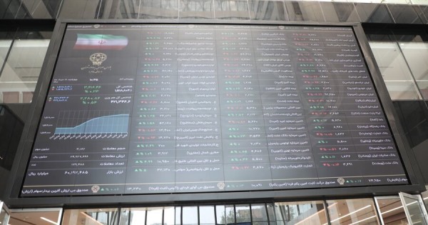 واگرایی شاخص و پول / رشد بدون رمق