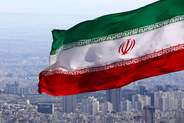 ایران میان ایدئولوژی و بقا/ تاریخ سیاسی یک راهبرد کلان
