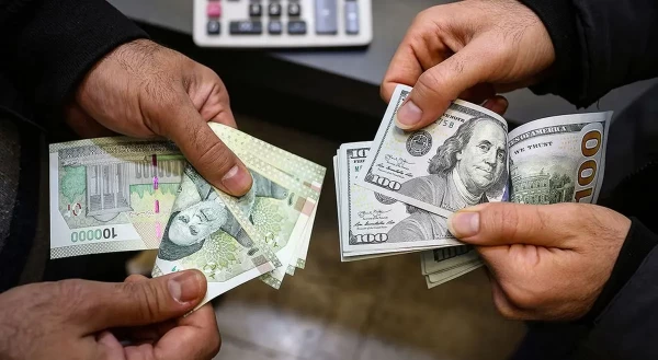 بازگشت نرخگذاری دستوری / دلار ۷۰ هزار تومانی در مرکز مبادله