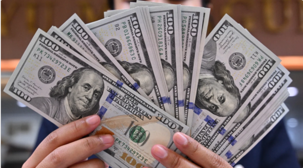 تهدیدی که سلطۀ دلار را از درون کاخ سفید به چالش میکشد