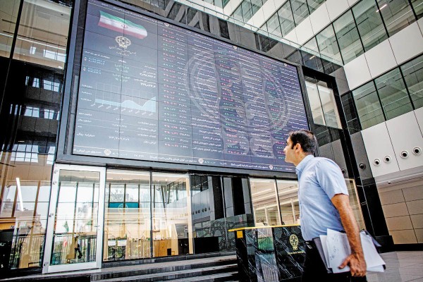 رکورد ۴ میلیونی بورس؛ صعود واقعی یا فرار از ریال؟